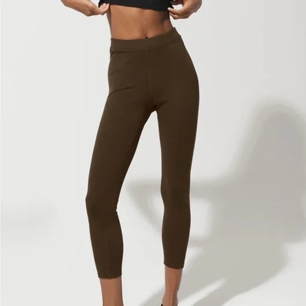 Alo Yoga RIBBED HIGH-WAIST 7/8 BLISSFUL LEGGING size medium in espresso